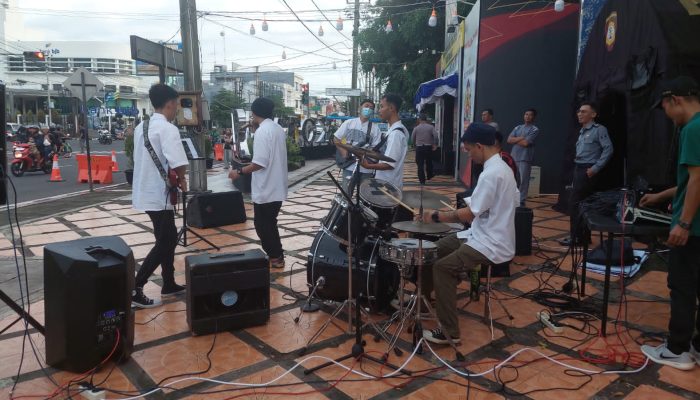 Personil Benda Warga Binaan Kota Banjar Meriahkan Ramadan dengan Hiburan di Alun-Alun