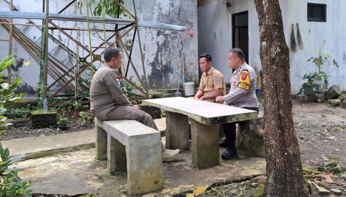 Bhabinkamtibmas Situbatu Aktif Sosialisasikan Keamanan Lingkungan dan Ketahanan Pangan