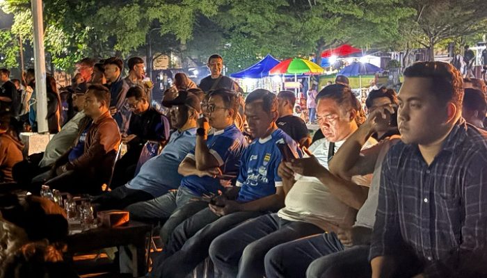 Nobar Persib vs Malut United, Kapolres dan Wali Kota Banjar Guyub Bersama Warga di Taman Kota