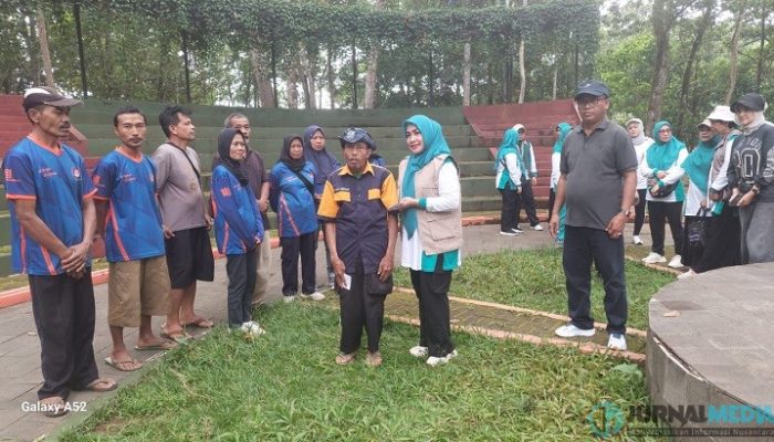 PKK Kota Banjar Beri Bantuan kepada Pasapon di Sekitar Situ Leutik