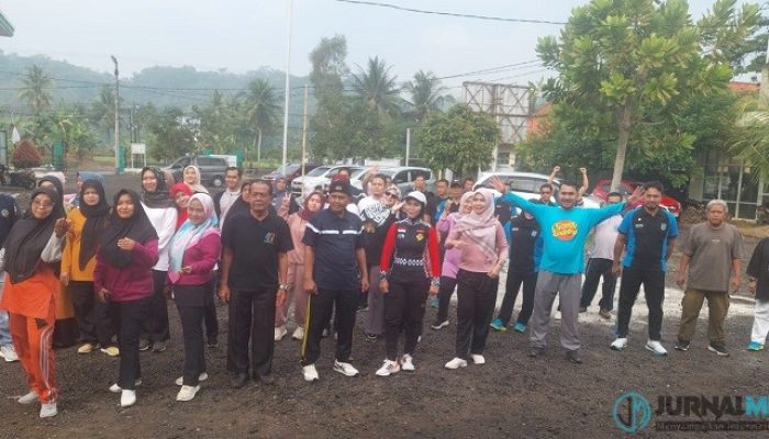Camat Banjar Gelar Senam Pagi Bersama untuk Tingkatkan Semangat dan Kekompakan Kerja