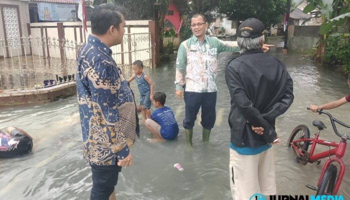 Camat Banjar Tinjau Langsung Warga Terdampak Banjir, Pastikan Bantuan Cepat Tersalurkan