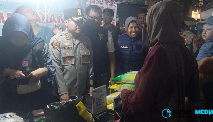 Polres Banjar Gelar Penjualan Beras Murah di Car Free Night, Warga Antusias