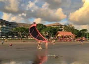 Pantai Double Six
