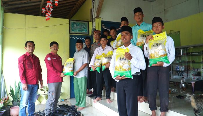 Polres Banjar Gelar Bakti Sosial di Ponpes Darul Ikhlas Peringati Hari Jadi ke-74 Humas Polri