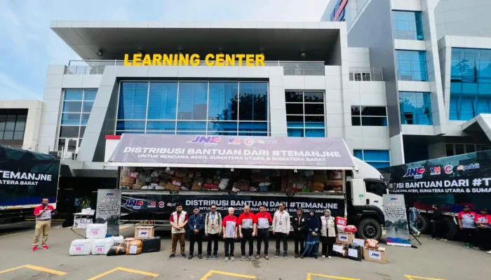 JNE Distribusikan Lebih Dari 500 Ton Bantuan dari #TemanJNE Untuk Korban Bencana Sumatera