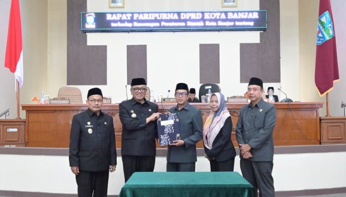 Paripurna DPRD Banjar Bahas Raperda dan LKPJ 2025, Tiga Pansus Dibentuk