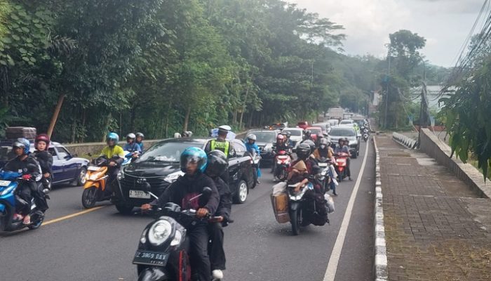 Polisi di Banjar Antisipasi Kepadatan Arus Balik di Jalur Pertemuan Tiga Arah Cisaga
