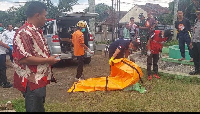 Warga Temukan Perempuan Meninggal Tergeletak di Taman Lansia Banjar
