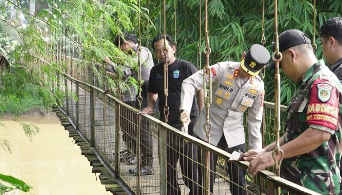 Polres Banjar dan Pemkot Perbaiki Jembatan Gantung Penghubung Jabar–Jateng, Wujud Nyata “Polri untuk Masyarakat”
