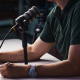 7 Perlengkapan untuk Membuat Studio Podcast di Rumah